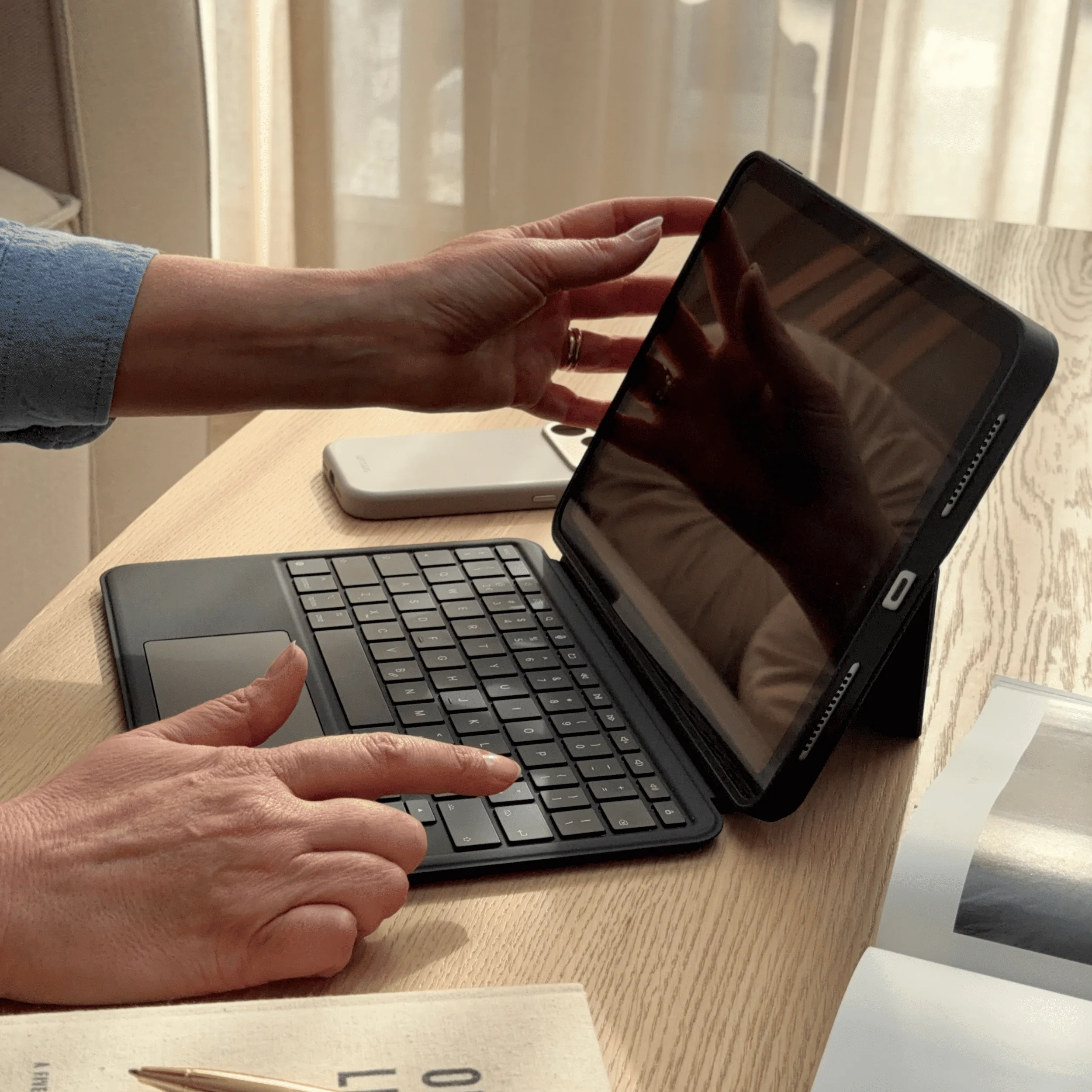 Detachable Keyboard Case | Black | iPad 10th & 11th gen | D25IPA109KBC2QYBK - Image 3