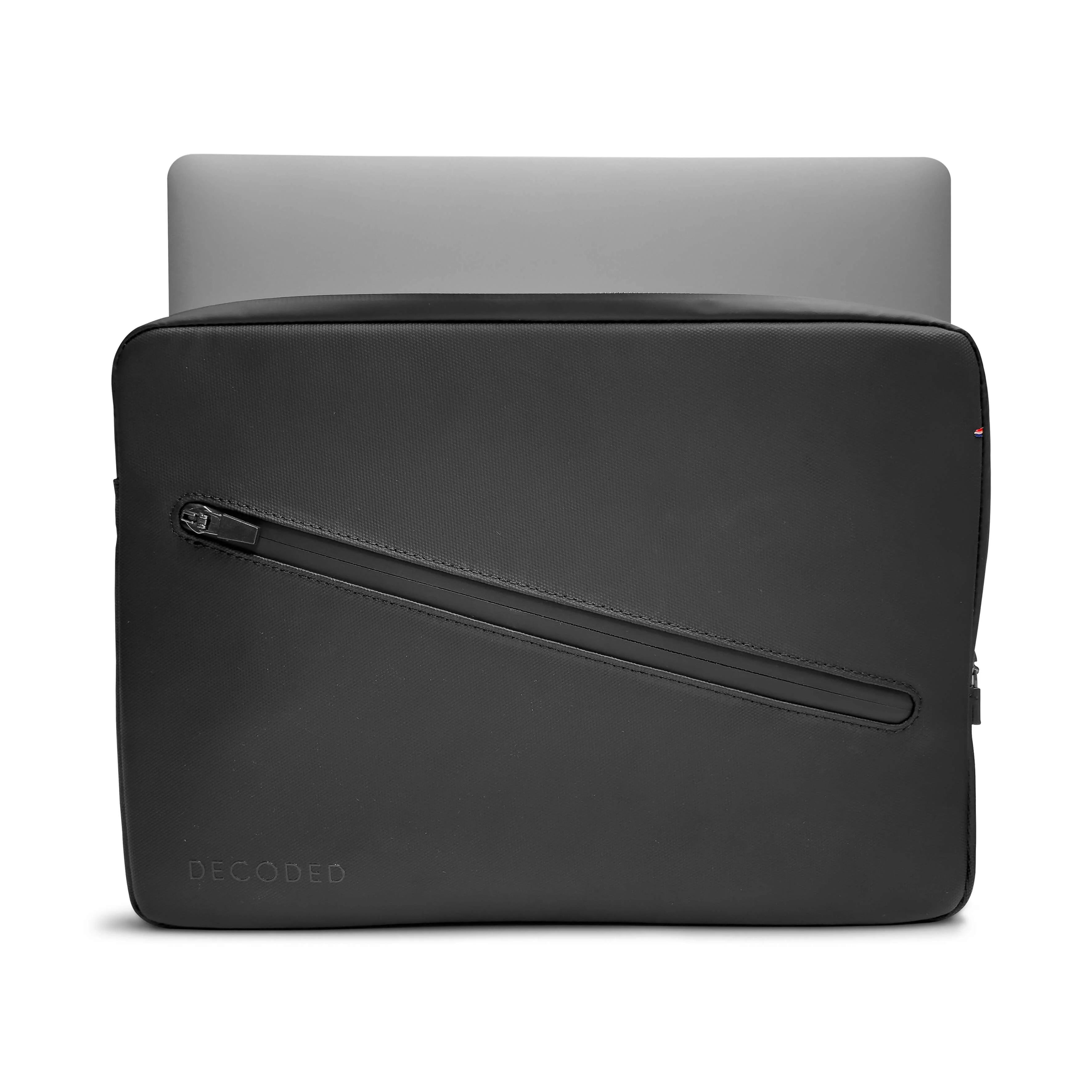 Frame Sleeve Coated Nylon | Graphene | Macbook 15 Inch | D24MB15S2BK - Image 4