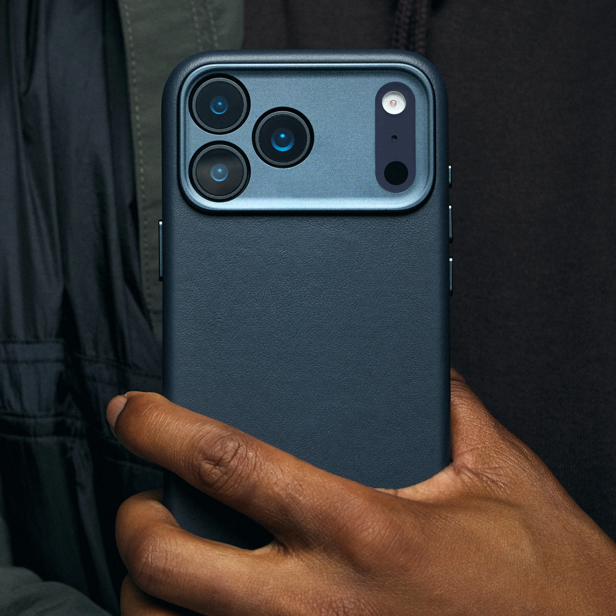 Leather Case | Navy Shadow | iPhone 17 Pro Max | D26IPO17PMBC1NW - Image 5