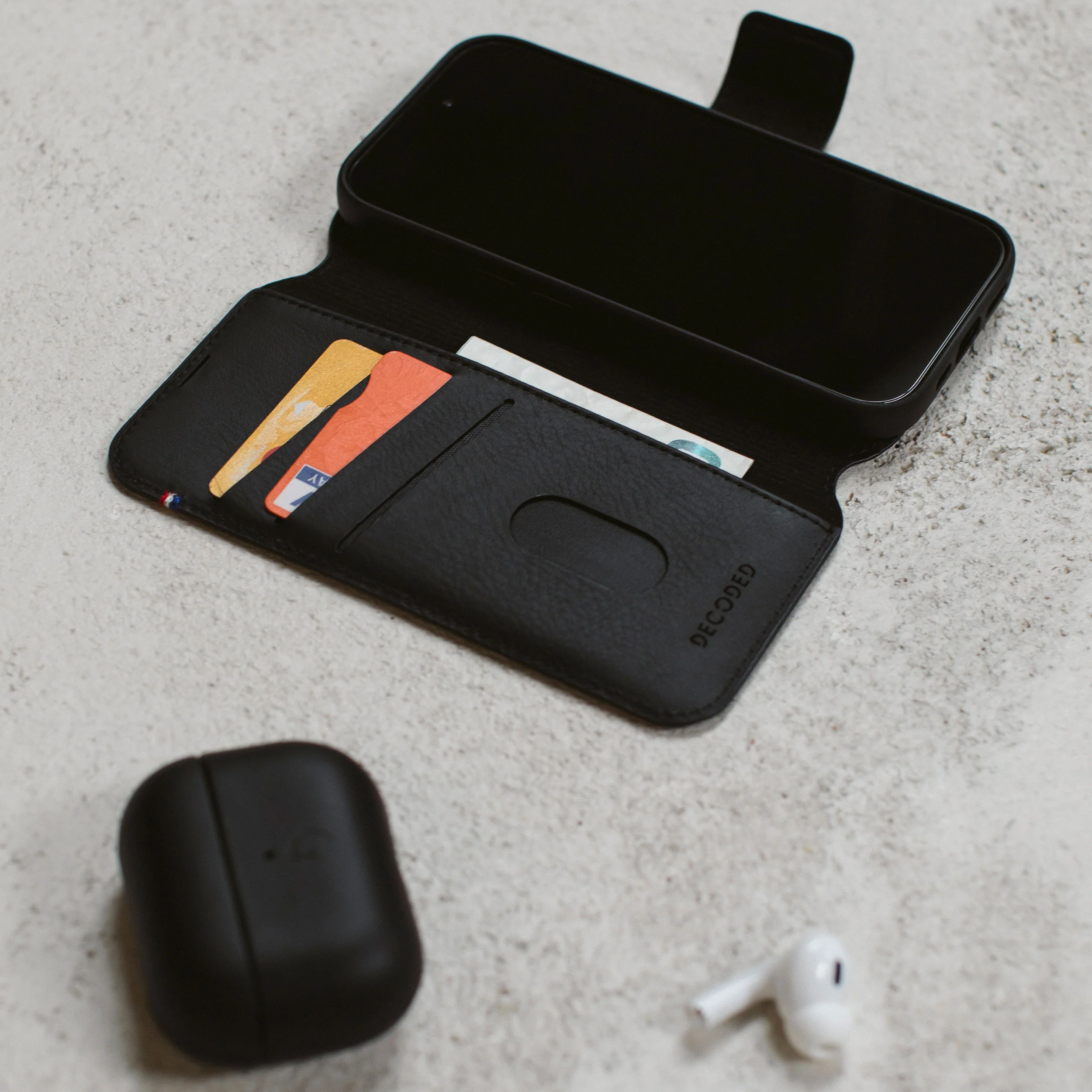 Leather Detachable Wallet Case | Black | iPhone 16 Plus | D25IPO16PLDW5BK - Image 5