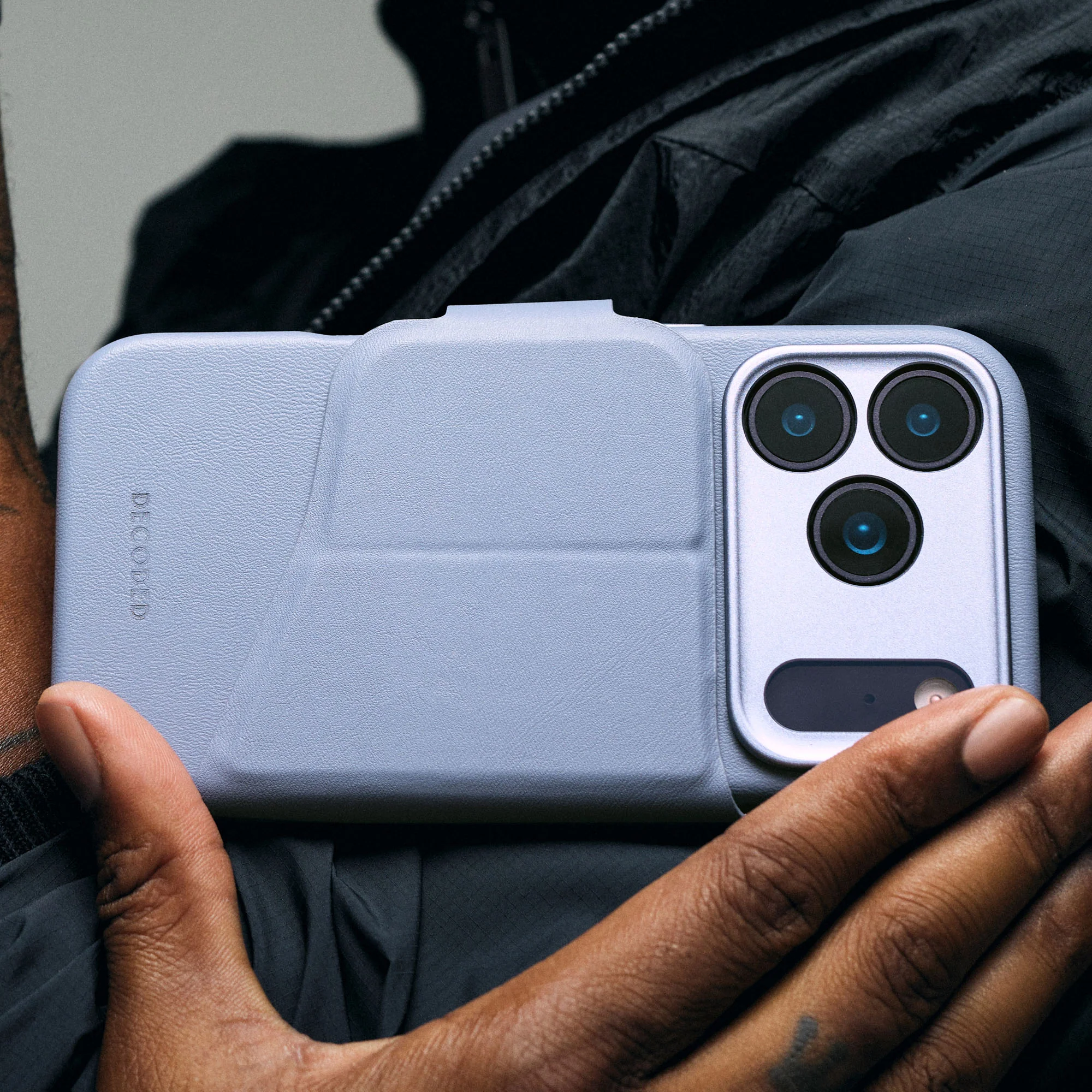 Textured Silicone Detachable Wallet | Forever Blue | iPhone 17 Pro Max | D26IPO17PMDW3TSFE - Image 5